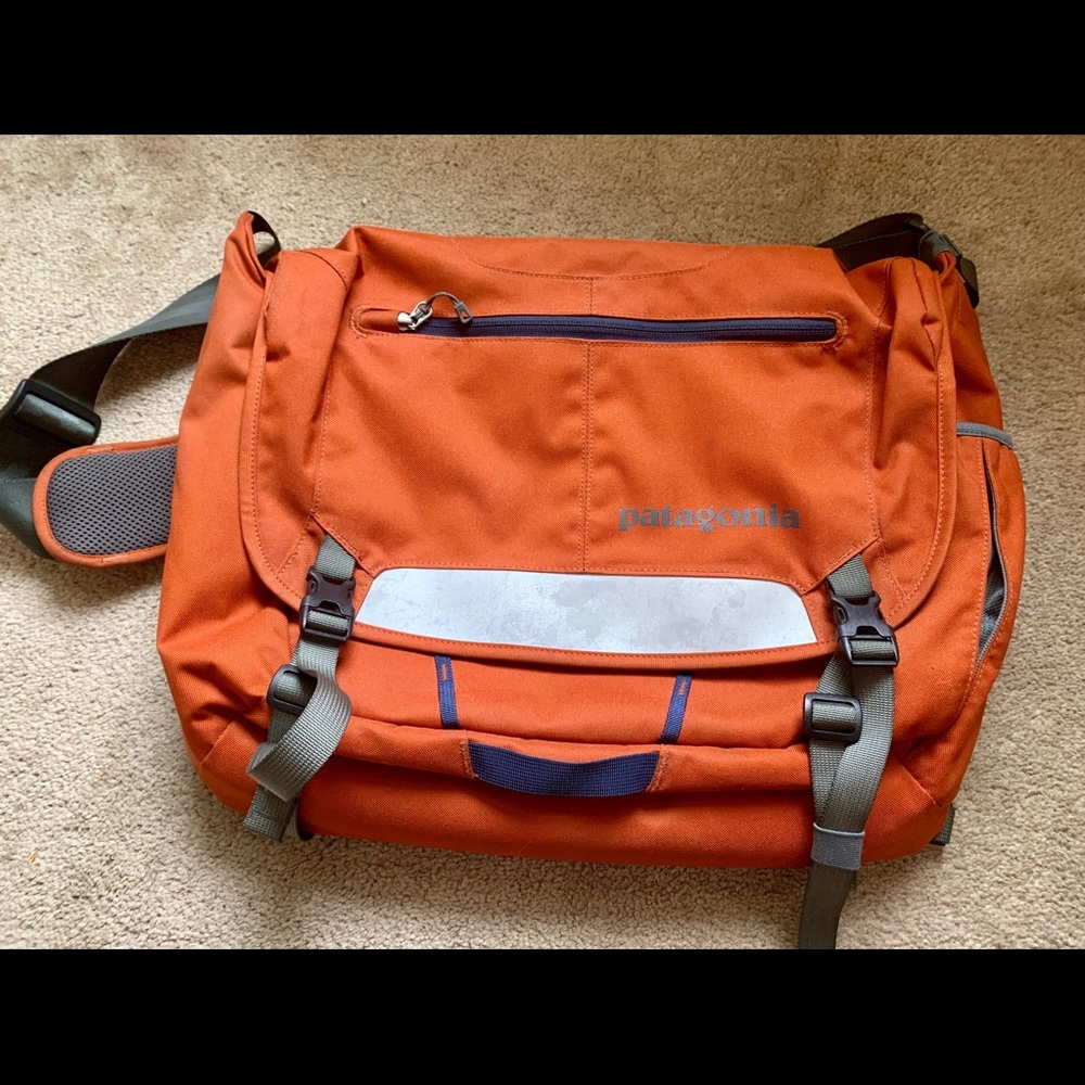 Patagonia Half Mass Courier Bag- Orange